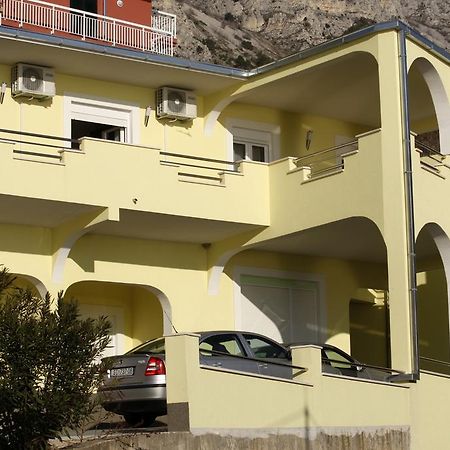 Apartments Rubic 奥米什 外观 照片