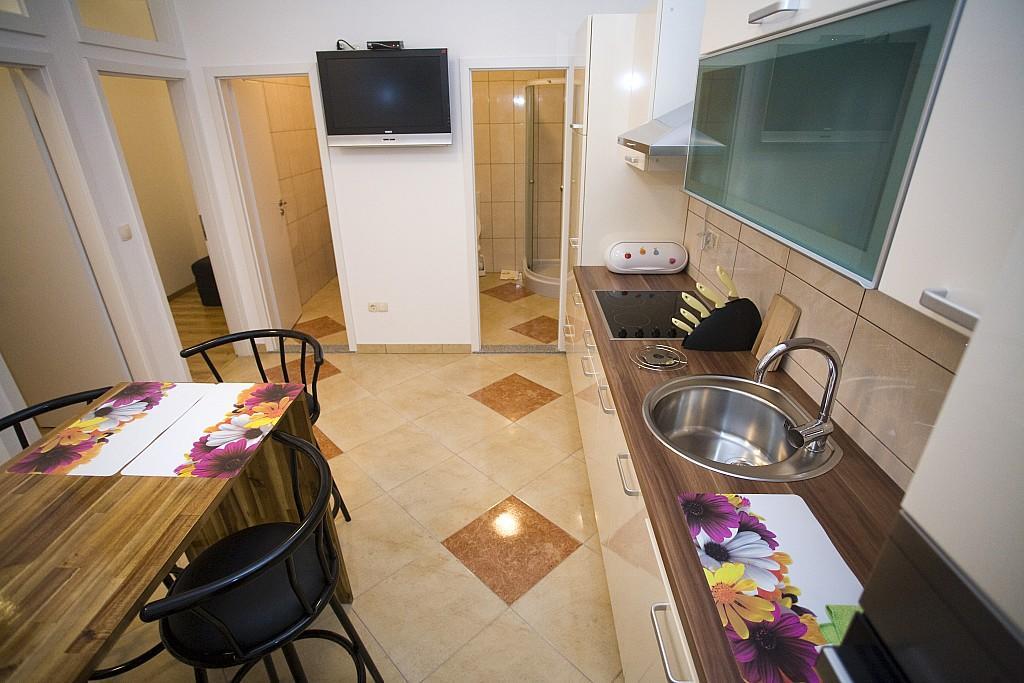 Apartments Rubic 奥米什 客房 照片
