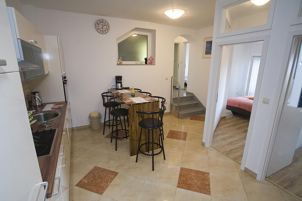 Apartments Rubic 奥米什 客房 照片