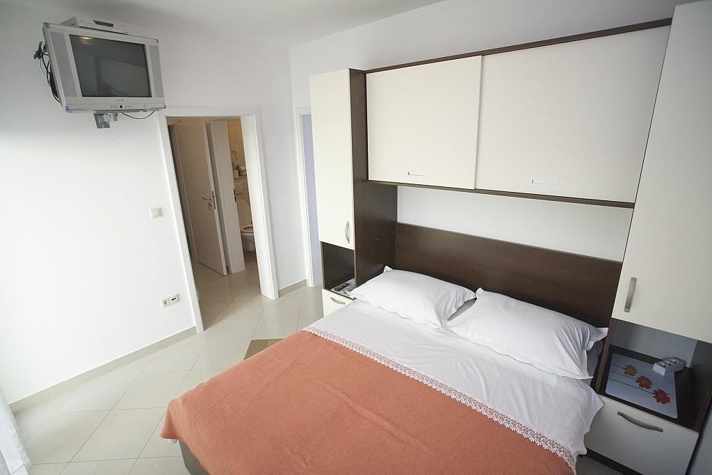 Apartments Rubic 奥米什 客房 照片