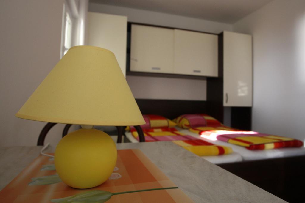 Apartments Rubic 奥米什 客房 照片